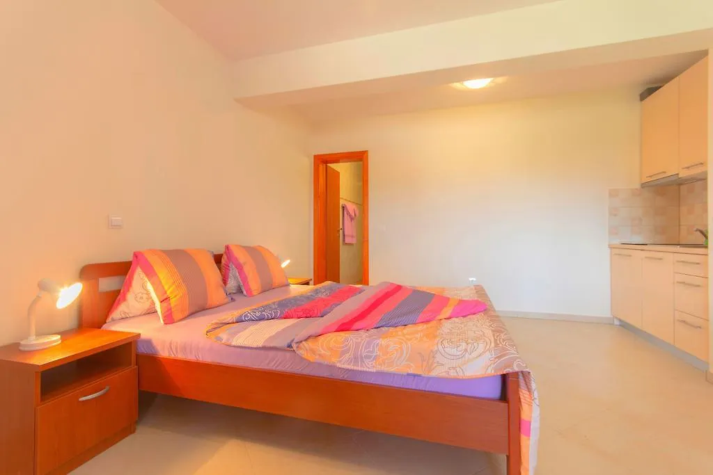 Apartments 4 Palme Funtana Croatia