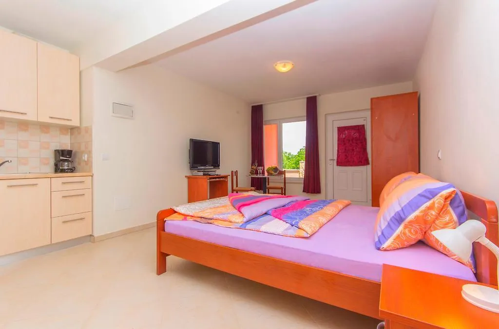 Apartments 4 Palme Funtana Croatia